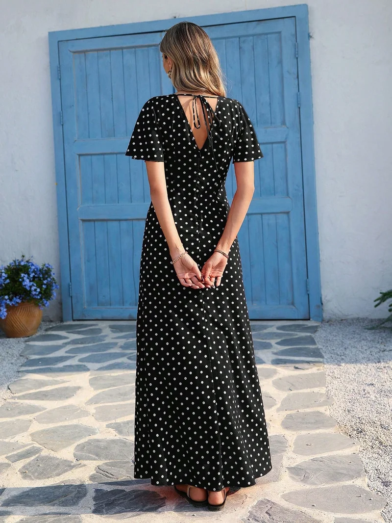 أوجيدر فستان ماكسي أسود بياقة على شكل حرف  وأكمام فراشة